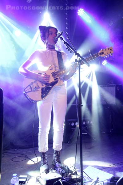 NAYA - 2018-10-17 - PARIS - Bus Palladium - 
